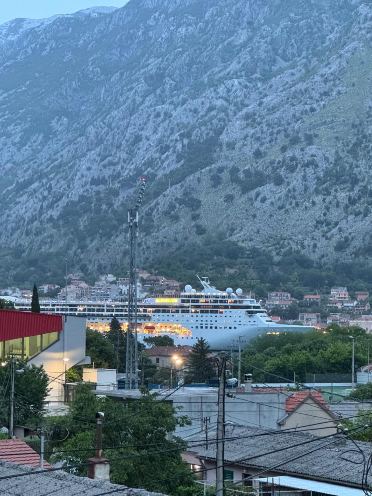 The Right Choice Apartment Kotor Exteriör bild